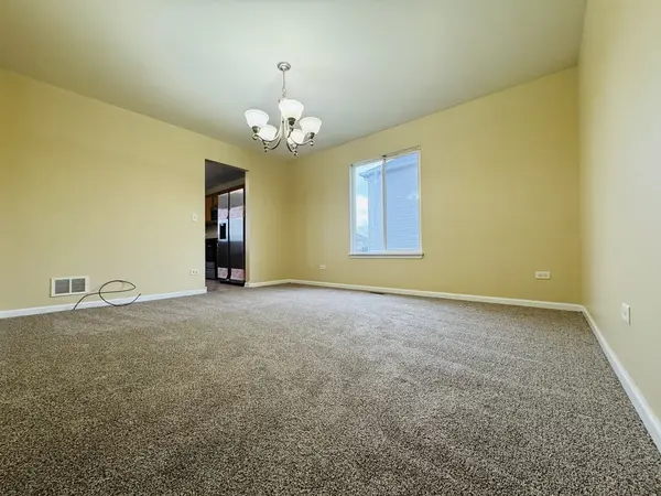 408 Clifton LN, Bolingbrook, IL 60440