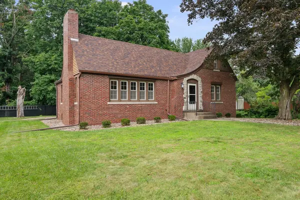 2601 12th ST, Moline, IL 61265
