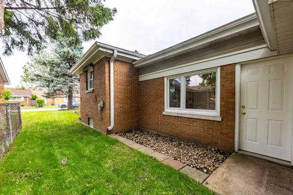 795 E 163rd ST, South Holland, IL 60473