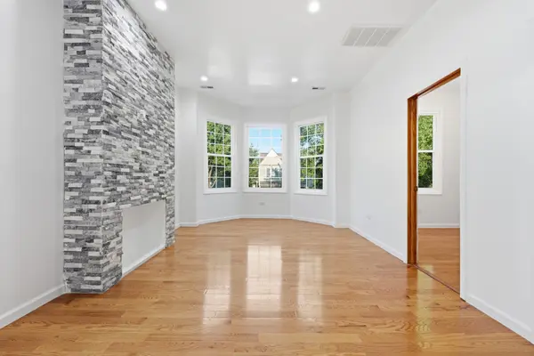 848 N Latrobe AVE, Chicago, IL 60651