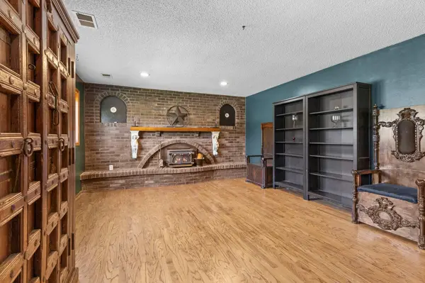 14011 Hayes RD, Apple Valley, MN 55124