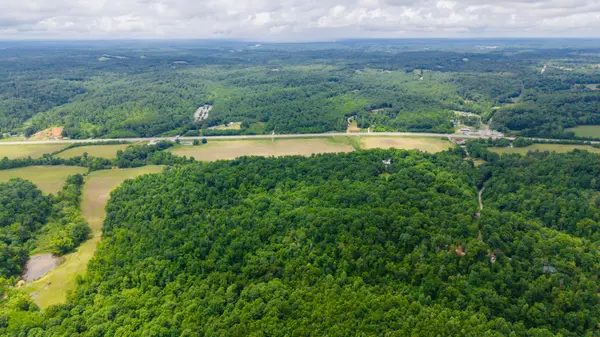 1 Countryside Dr, Dover, TN 37058