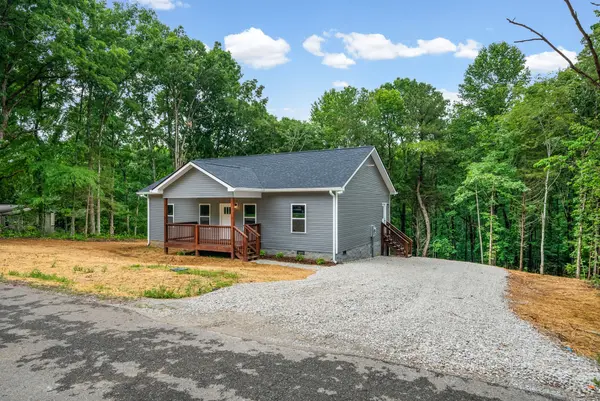 690 Brazzle Rd, Waverly, TN 37185
