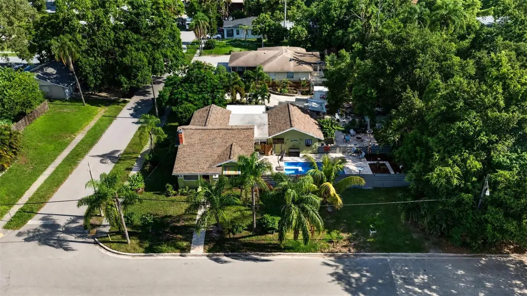 2404 W 11TH AVE, Bradenton, FL 34205