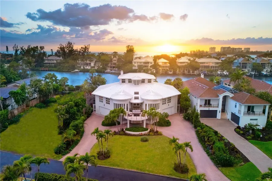 4034 ROBERTS POINT RD, Sarasota, FL 34242