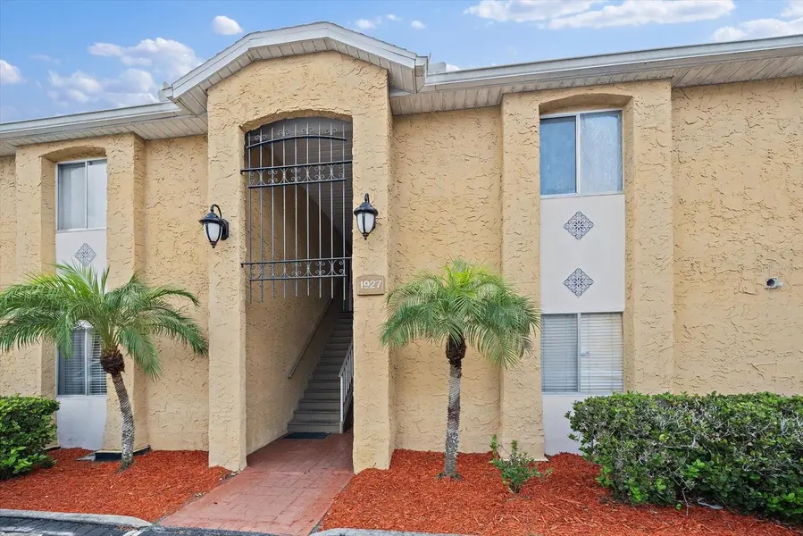 1927 TOUCAN WAY #306, Sarasota, FL 34232
