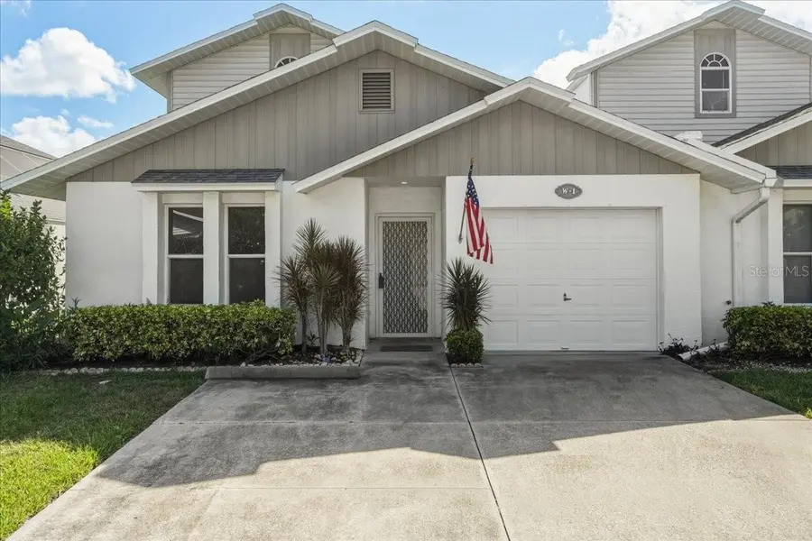 13730 DOWNING LN #W-1, Fort Myers, FL 33919