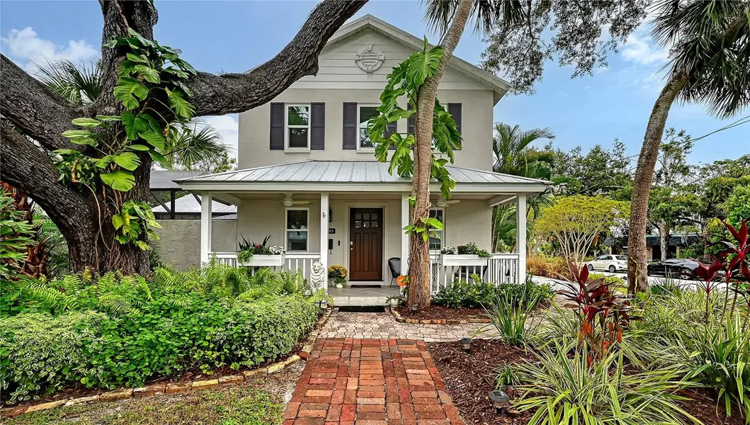 1685 6TH ST, Sarasota, FL 34236