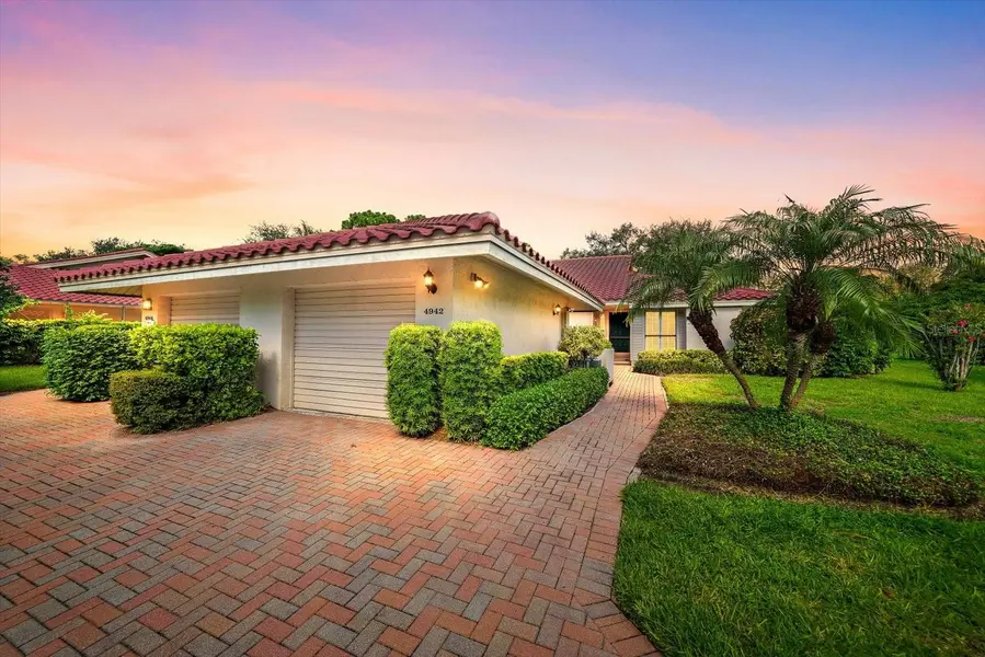 4942 KESTRAL PARK CIR #10, Sarasota, FL 34231