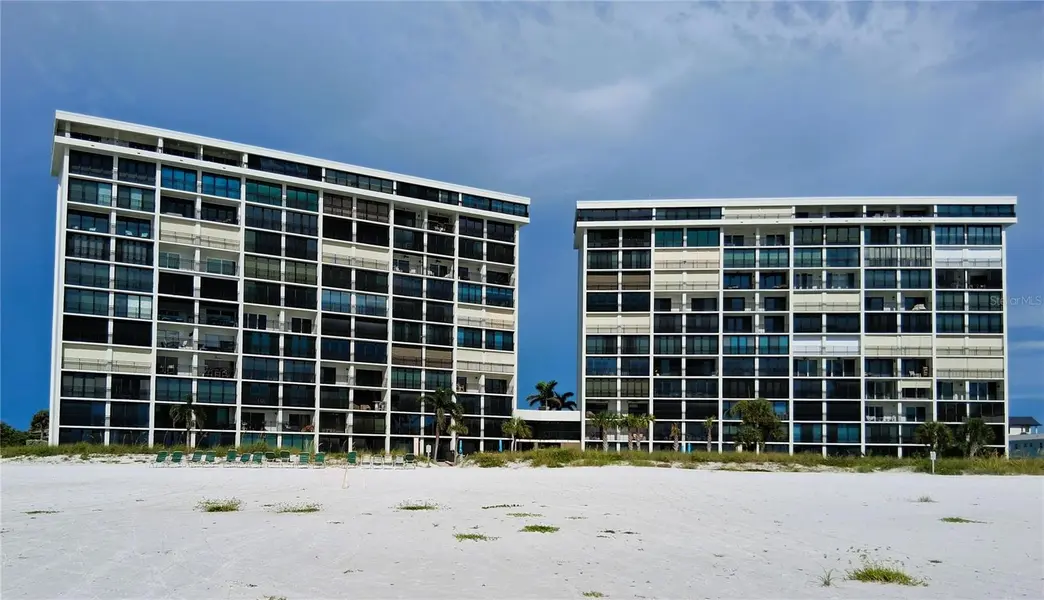19 WHISPERING SANDS DR #401, Sarasota, FL 34242