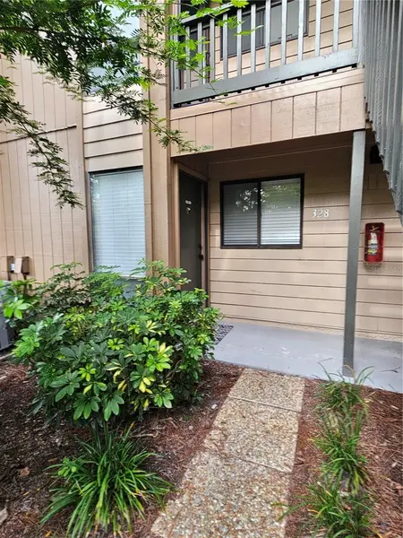 1720 GLENHOUSE DR #328, Sarasota, FL 34231