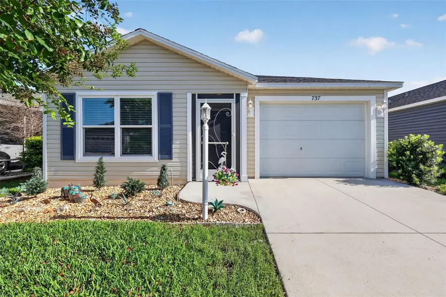 737 LOUISE LN, The Villages, FL 32163