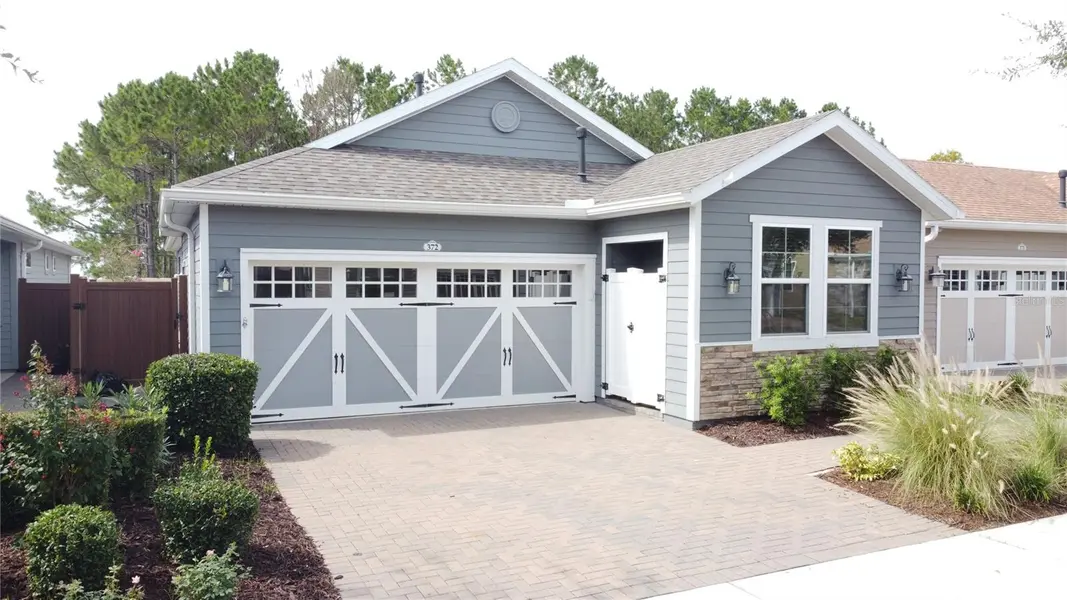 372 ALCOVE DR, Groveland, FL 34736