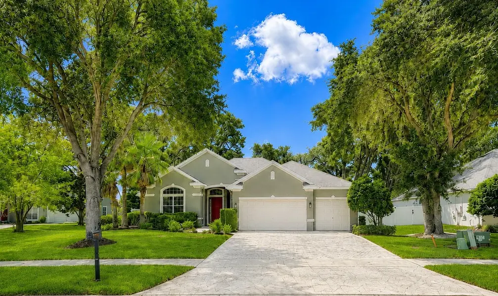 105 E BLUE WATER EDGE DR, Eustis, FL 32736