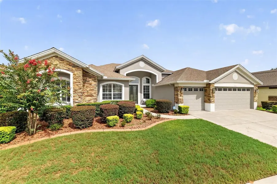 9085 LAUREL RIDGE DR, Mount Dora, FL 32757