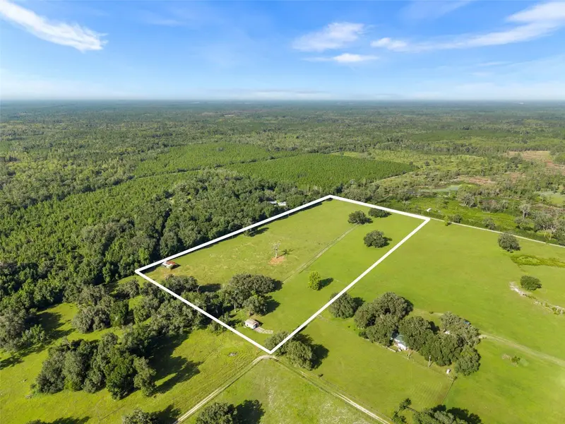 390 SE 30TH AVE, Trenton, FL 32693