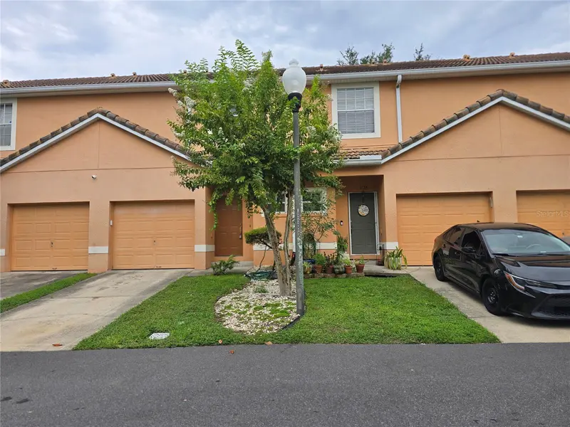 1124 N FAIRWAY DR, Apopka, FL 32712