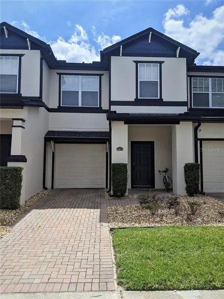 10272 PARK COMMONS DR, Orlando, FL 32832