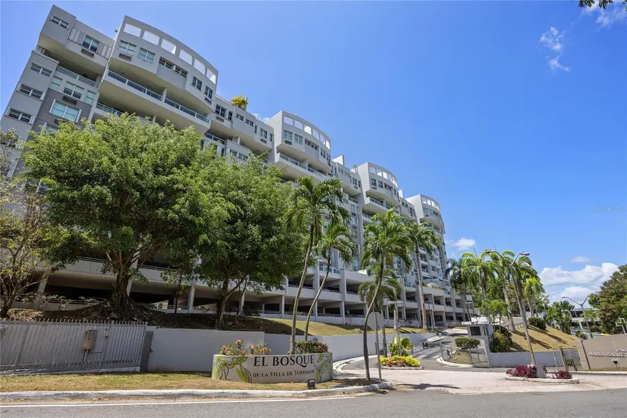 146 Ave Santa Ana BOSQUE DE LA VILLA DE TORRIMAR #C-PH-D, Guaynabo, PR 00971