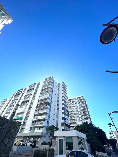 6400 ISLA VERDE AVE #6 J, Carolina, PR 00979