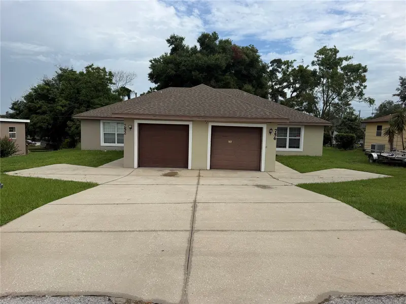 752 E BROOME ST, Clermont, FL 34711