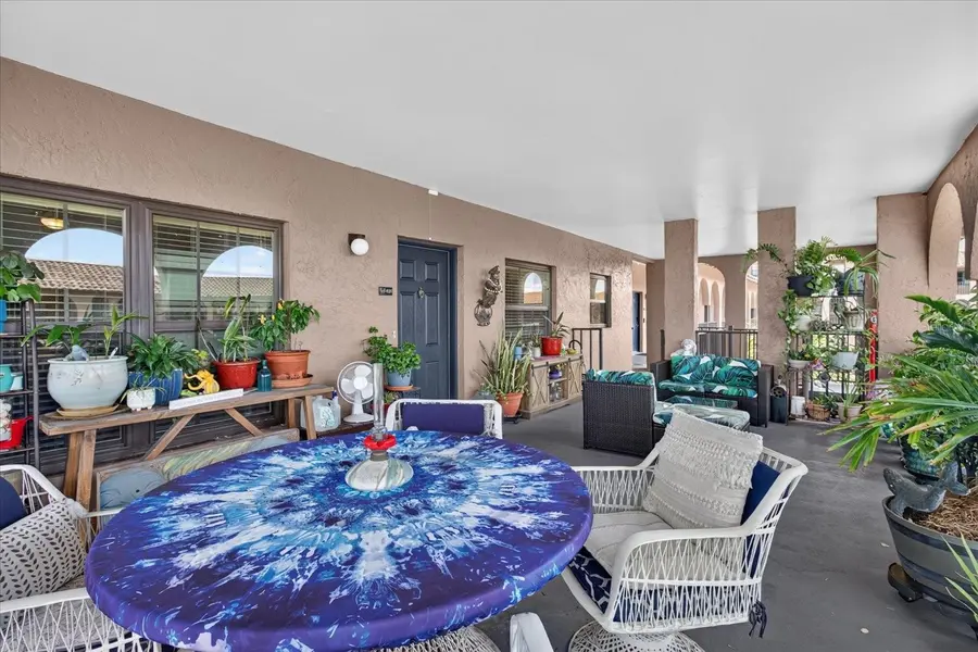 6100 GULFPORT BLVD S #401, Gulfport, FL 33707