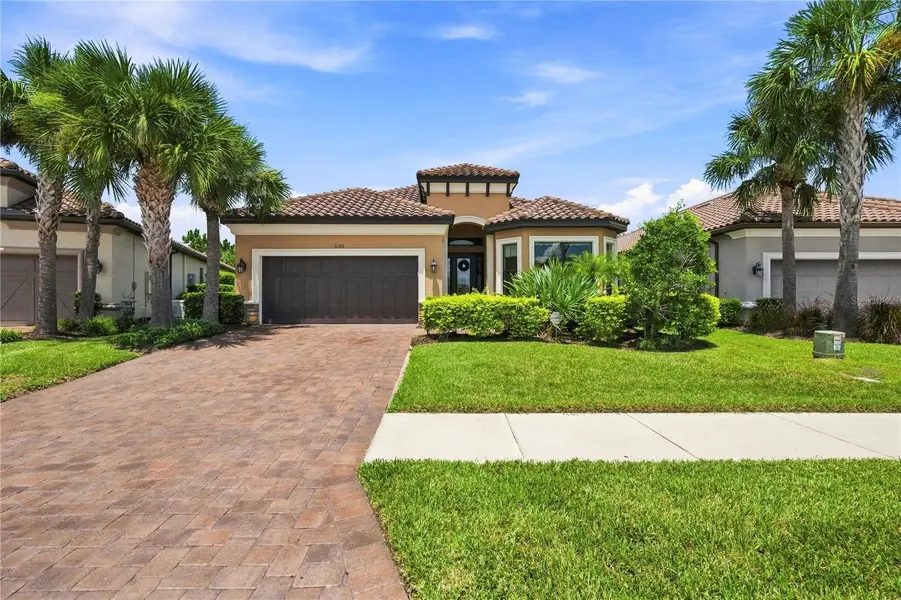 11301 JUGLANS DR, Odessa, FL 33556