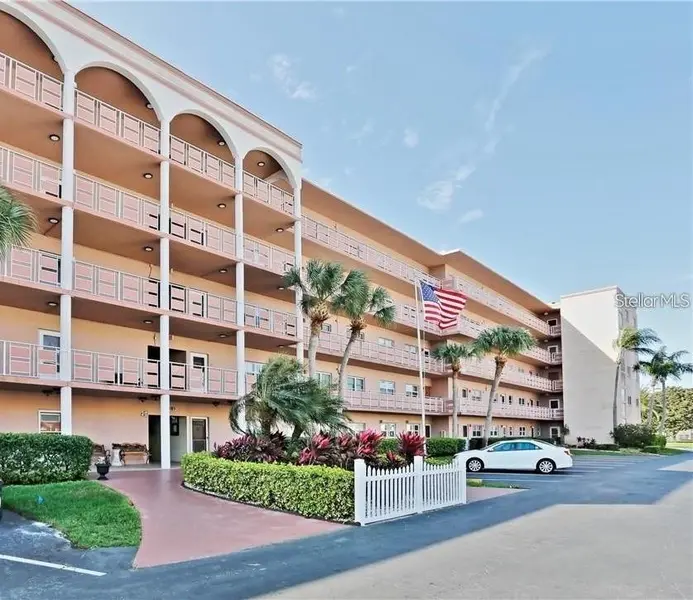 5521 80TH ST N #302, St Petersburg, FL 33709