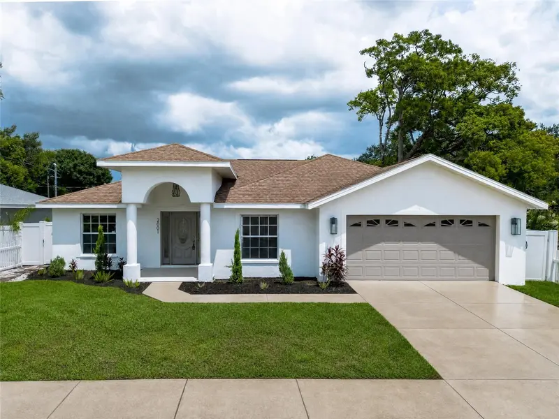 2001 N LINCOLN AVE, Tampa, FL 33607