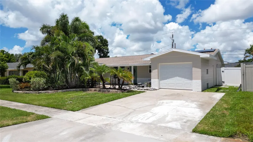 6065 23RD AVE N, St Petersburg, FL 33710