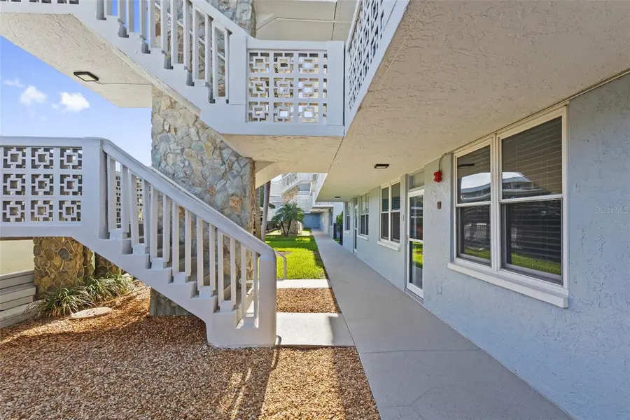 4895 BAY ST NE #102, St Petersburg, FL 33703