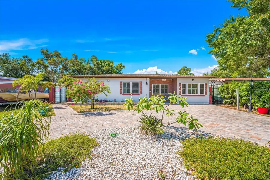 1572 77TH AVE N, St Petersburg, FL 33702