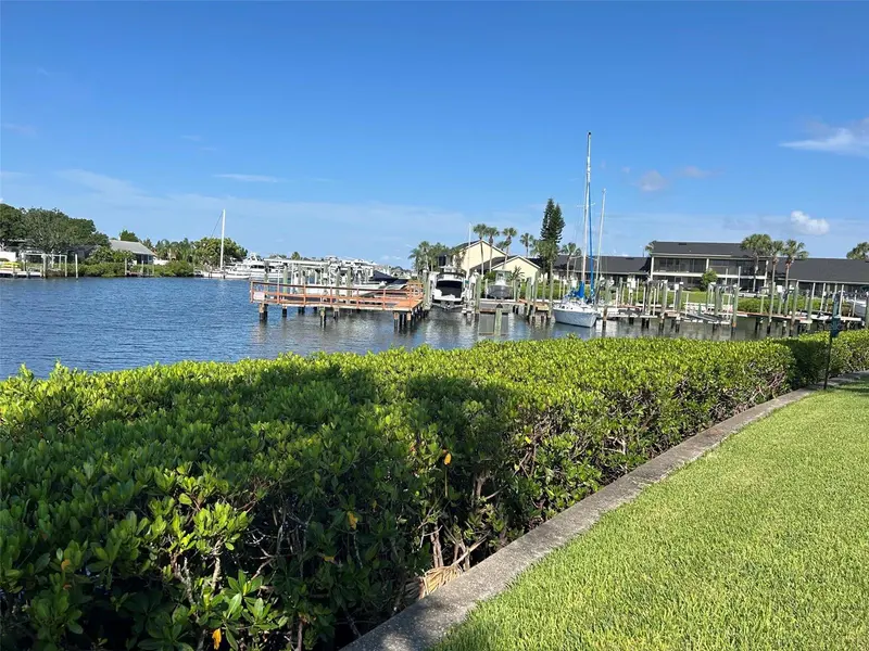 608 YARDARM DR #4, Apollo Beach, FL 33572