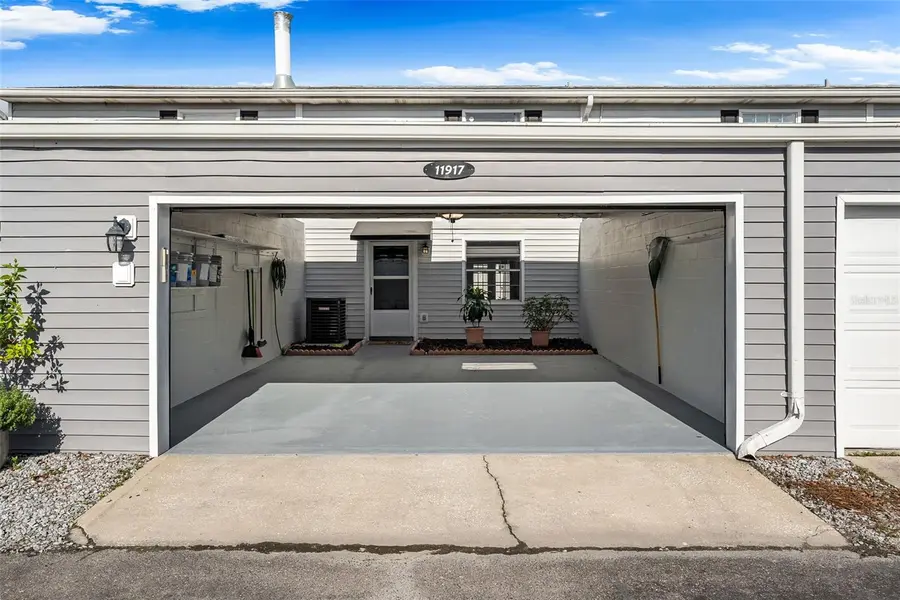 11917 CONGRESSIONAL DR, Tampa, FL 33626