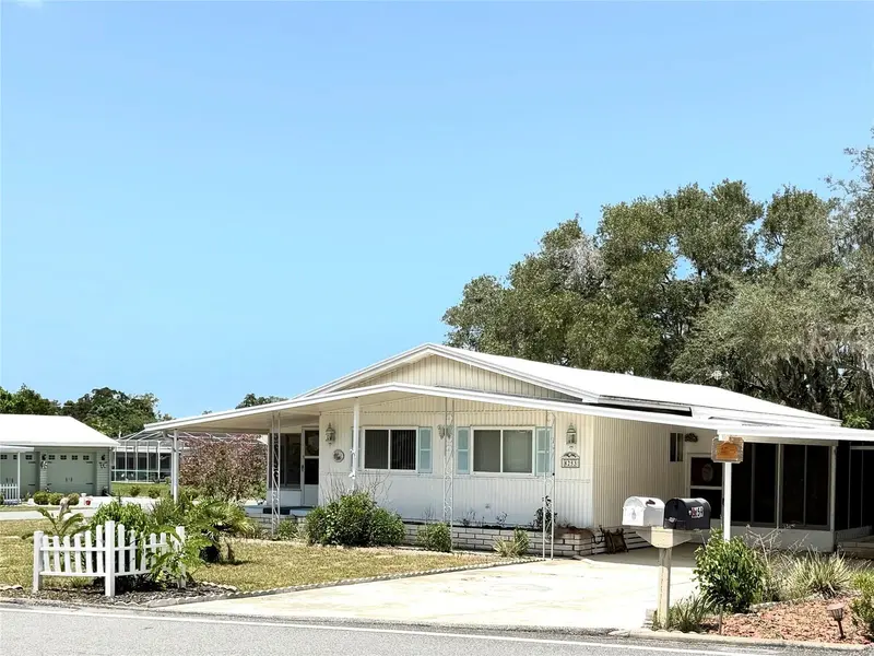 8253 HIGHPOINT BLVD, Brooksville, FL 34613