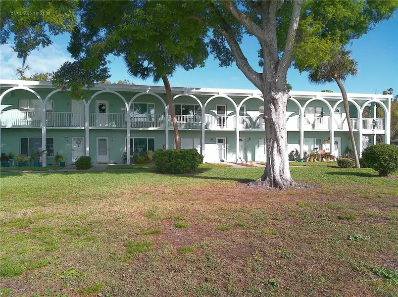 2011 AUSTRALIA WAY W #36, Clearwater, FL 33763
