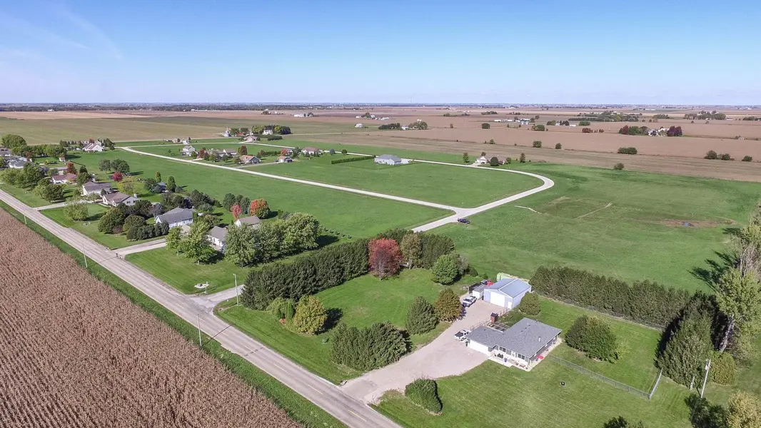 2426 N 4220th RD, Sheridan, IL 60551
