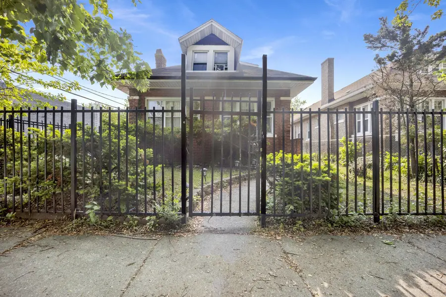 7515 S East End AVE, Chicago, IL 60649
