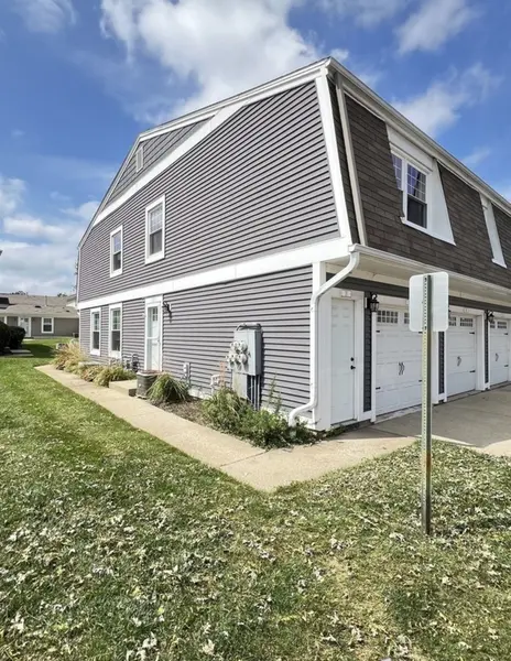 358 E FARMINGDALE CIR, Vernon Hills, IL 60061