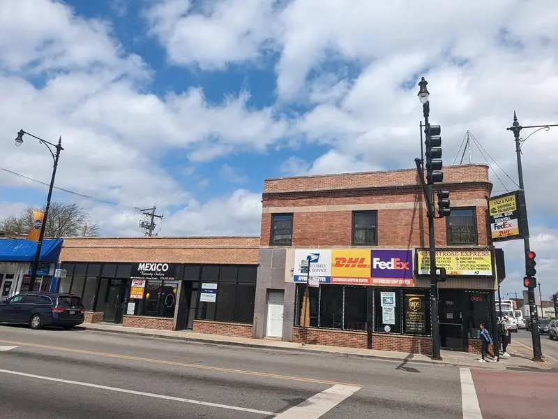 4004-4008 W Montrose AVE, Chicago, IL 60641