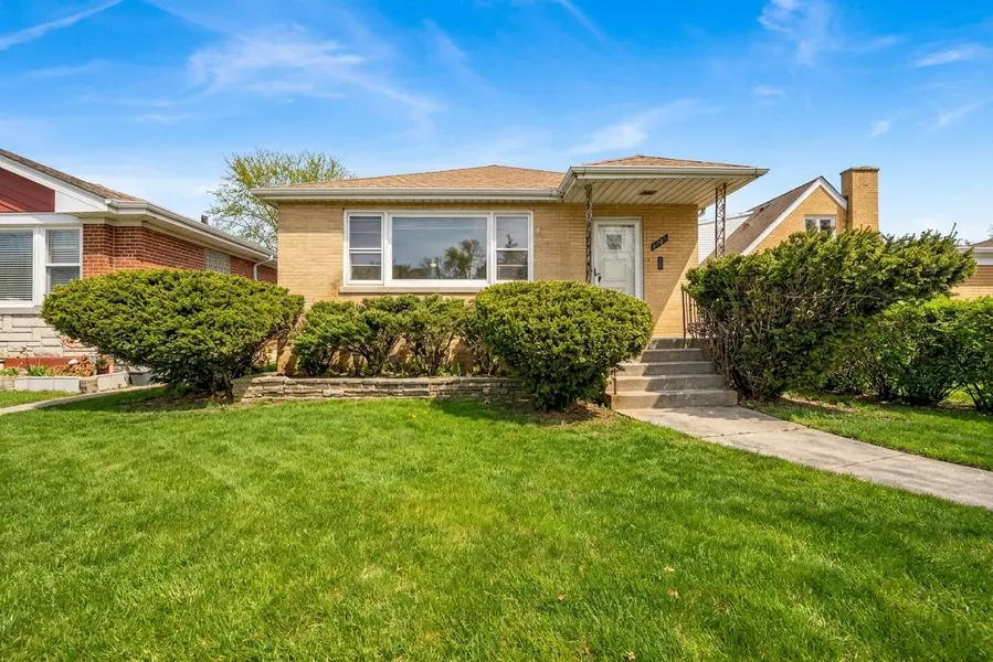 5265 W Devon AVE, Chicago, IL 60646
