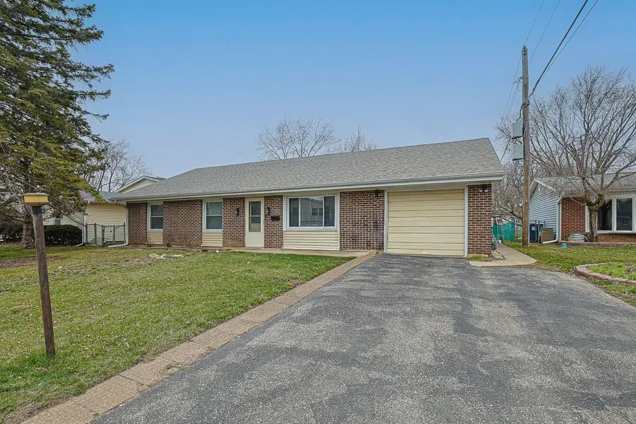 7815 Carlisle DR, Hanover Park, IL 60133