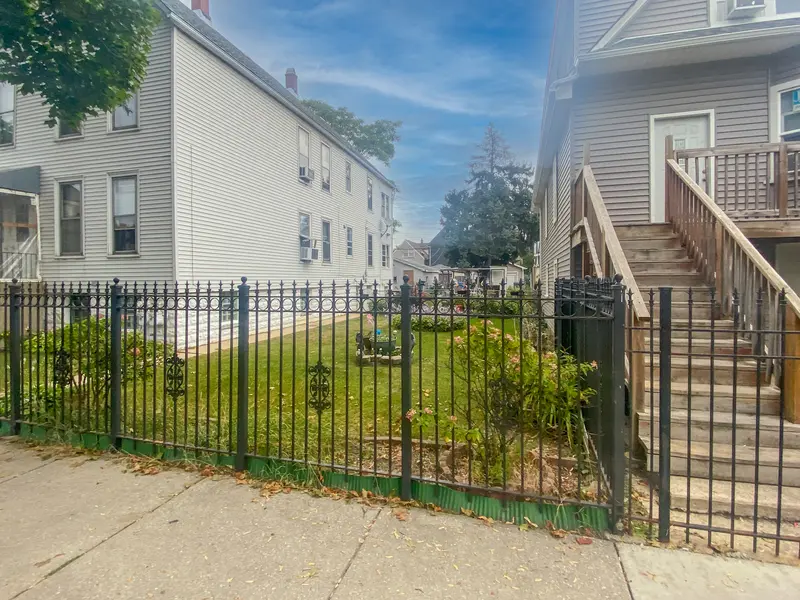 3819 N Kimball AVE, Chicago, IL 60618
