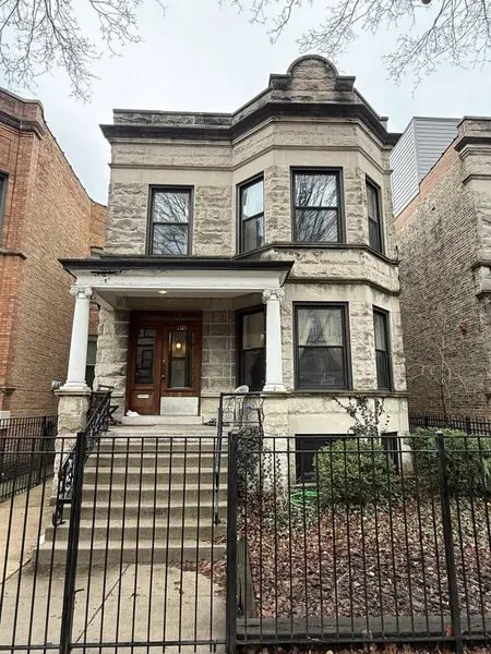 1325 W Cornelia AVE, Chicago, IL 60657