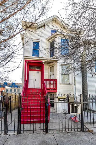 2423 W Moffat ST, Chicago, IL 60647
