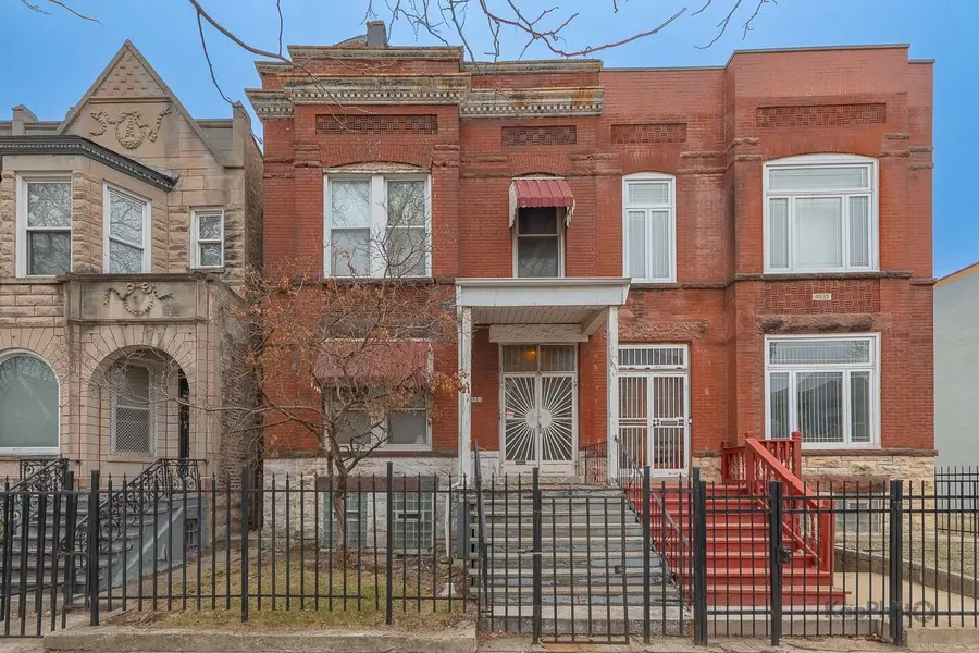 4931 S Champlain AVE, Chicago, IL 60615