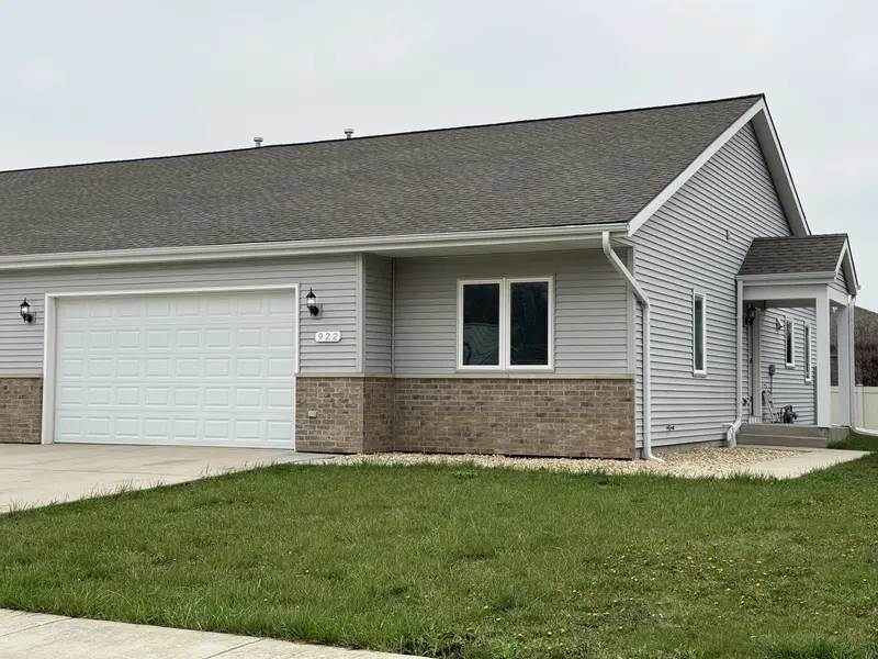 922 Bergera ST W, Braidwood, IL 60408