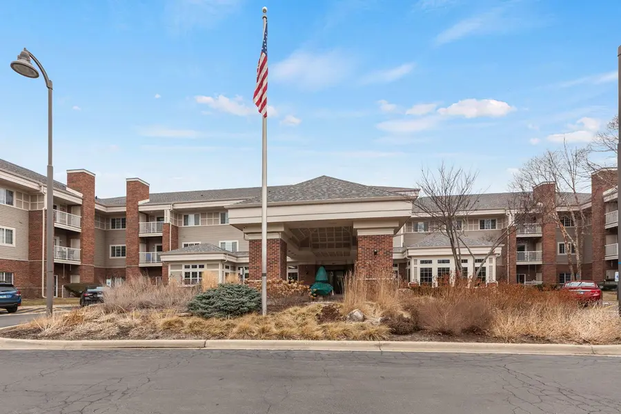 801 N Mclean BLVD #222, Elgin, IL 60123