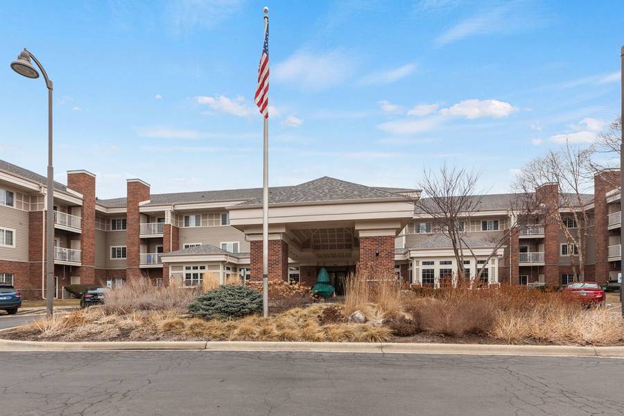 801 N Mclean BLVD #222, Elgin, IL 60123