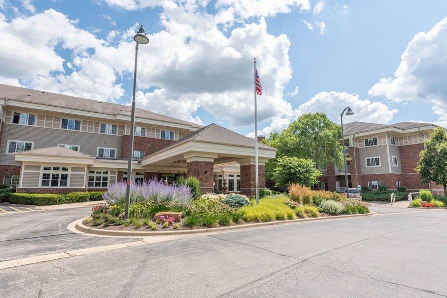 801 N MCLEAN BLVD #136, Elgin, IL 60123